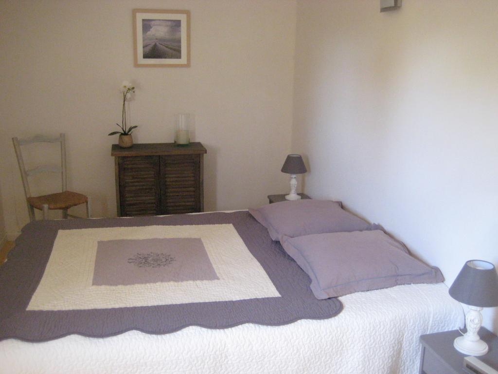 Villa De Carbonelle Pierrevert Εξωτερικό φωτογραφία